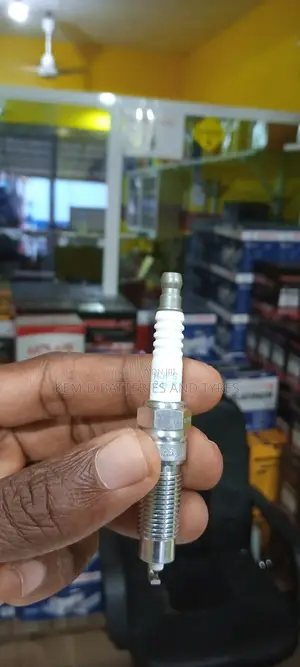 Motorcraft Plugs For Ford Cars + Delivery
