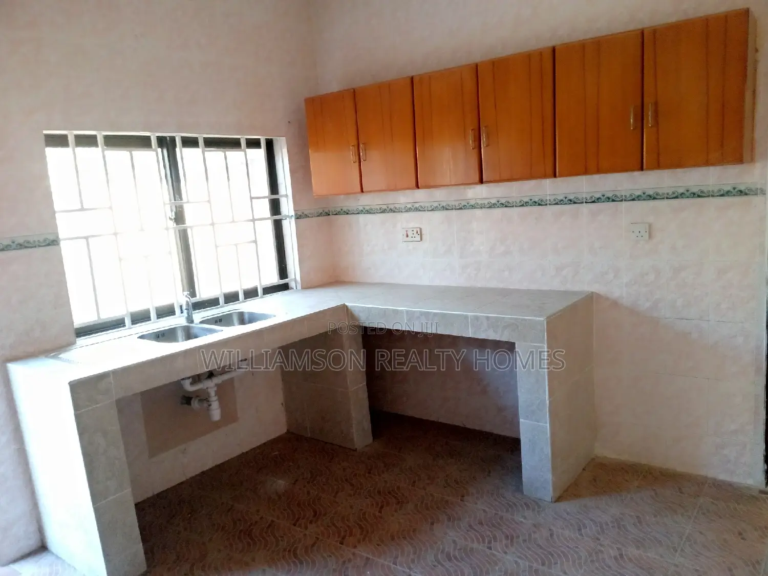 5bdrm House in Hfc Estate, Spintex for rent