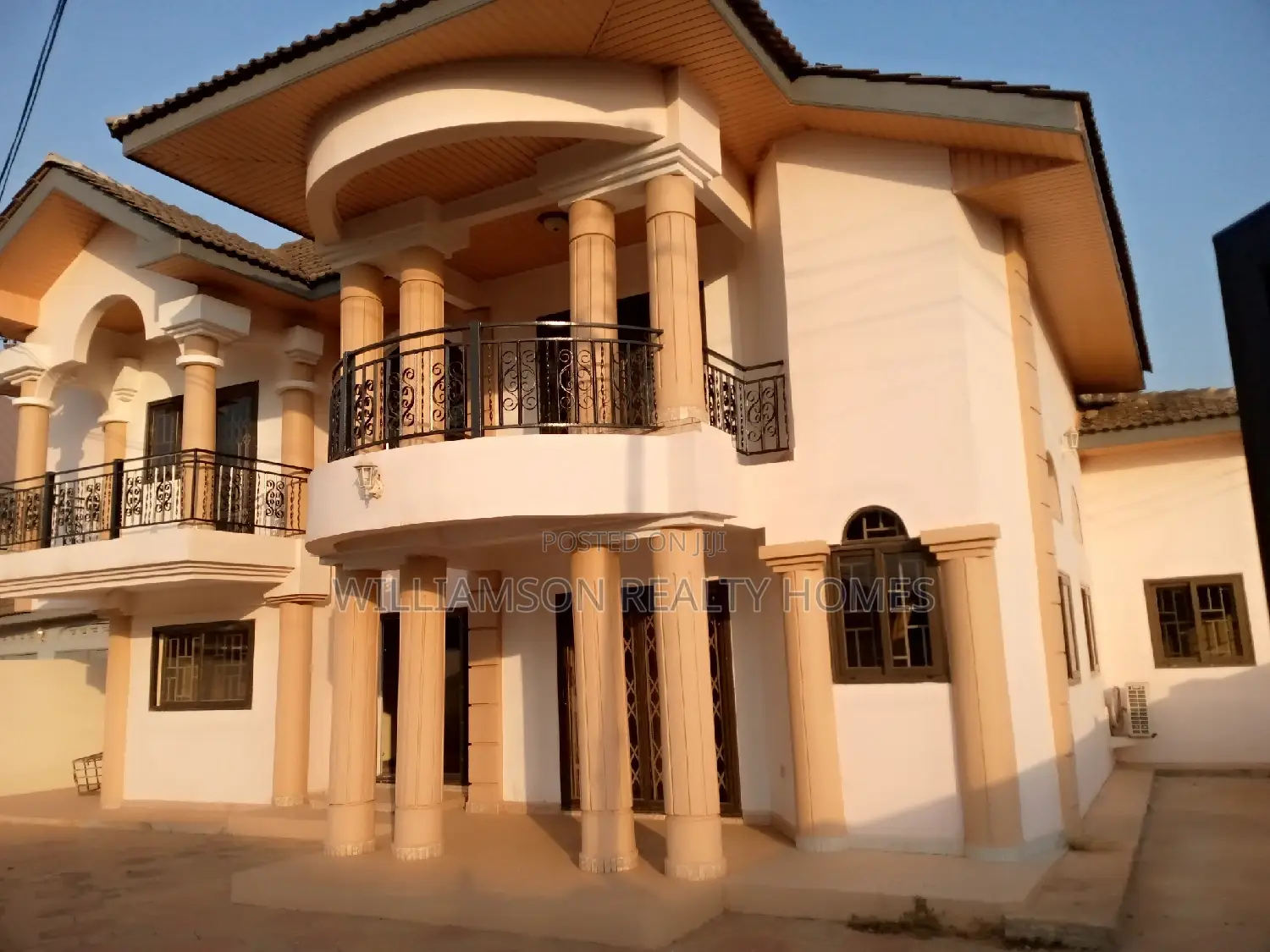 5bdrm House in Hfc Estate, Spintex for rent