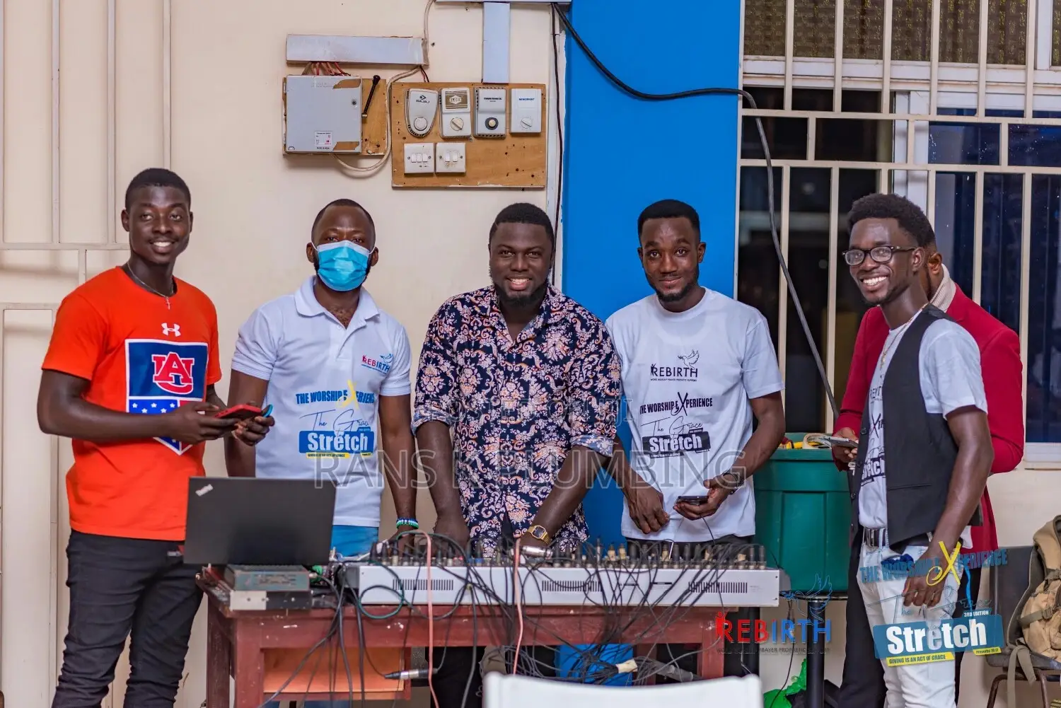 Professional DJ,Live Band And Sound Engineer