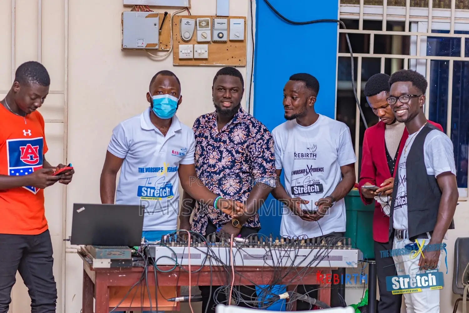 Professional DJ,Live Band And Sound Engineer