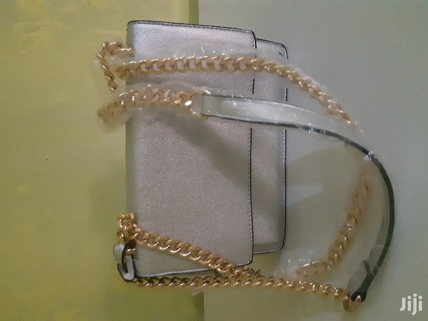 Beautiful Designer Cross Bag With Chain Strap