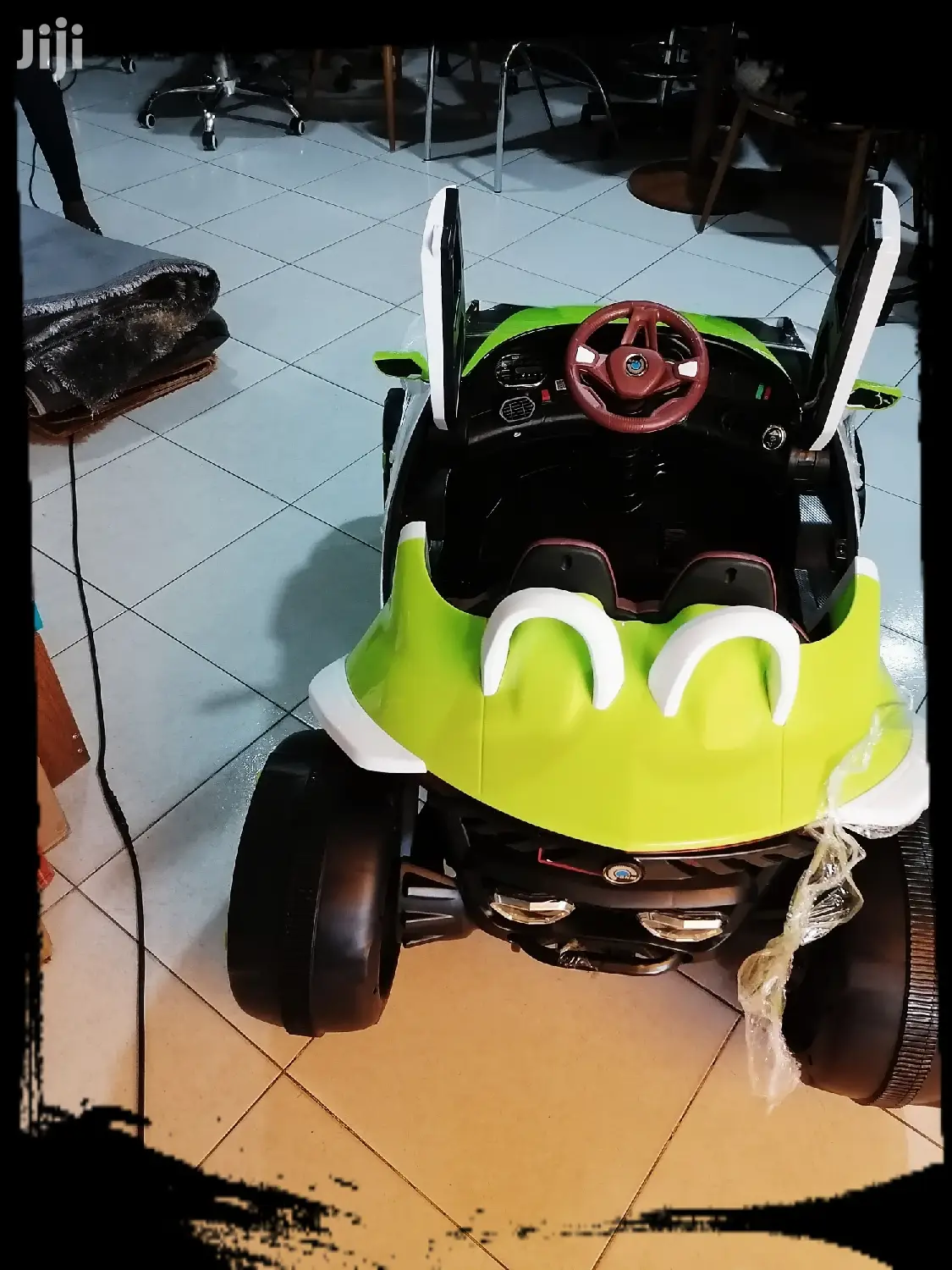 Kid's Playing Car