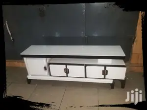 Quality TV Stand for 32-40 Inches.