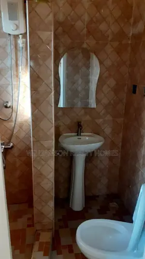 4bdrm Duplex in Community 18 Estate, Spintex for Sale