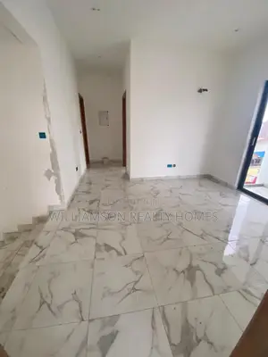 4bdrm Duplex in Community 18 Estate, Spintex for Sale