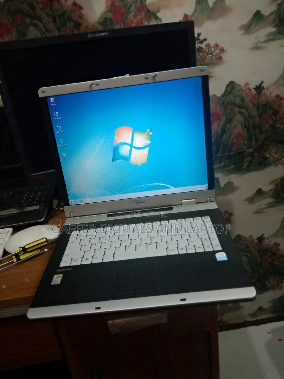 New Laptop Fujitsu Amilo Pi3525 2GB Intel Core 2 Duo HDD 160GB