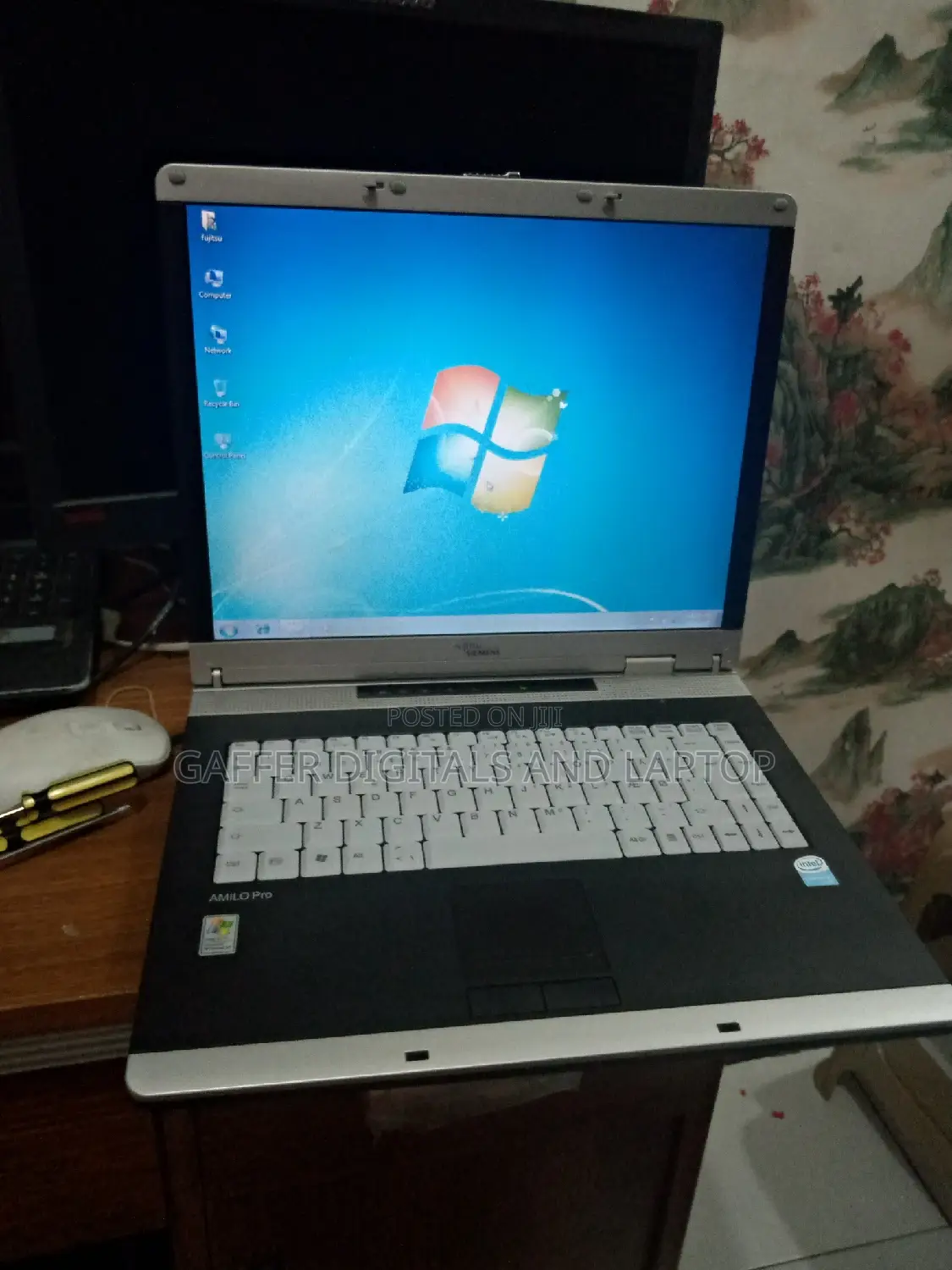 New Laptop Fujitsu Amilo Pi3525 2GB Intel Core 2 Duo HDD 160GB