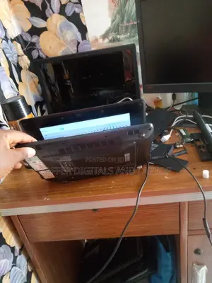 Laptop Advent 5311 2GB Intel Atom HDD 160GB