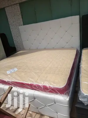 Pure White Kings Ved With Mattress
