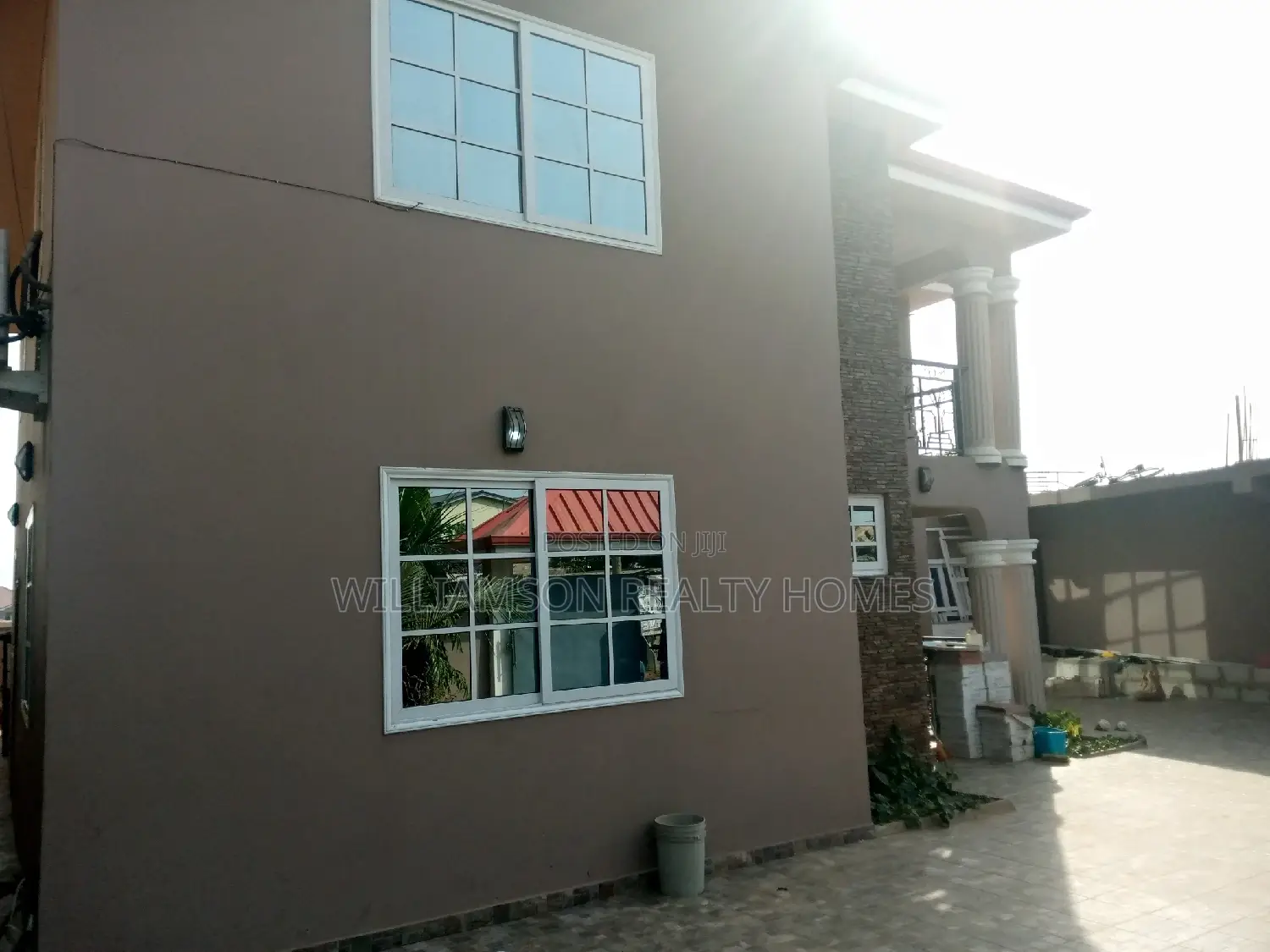 6bdrm Duplex in Hfc Estate, Spintex for rent