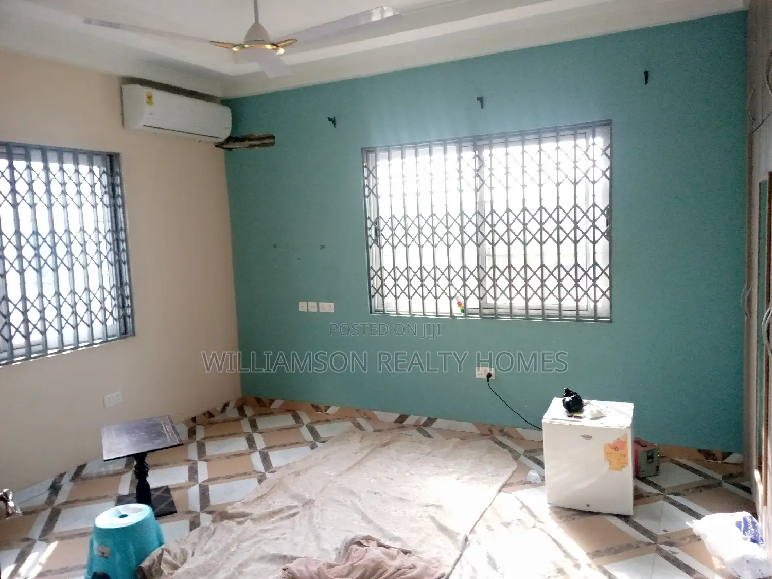 6bdrm Duplex in Hfc Estate, Spintex for rent