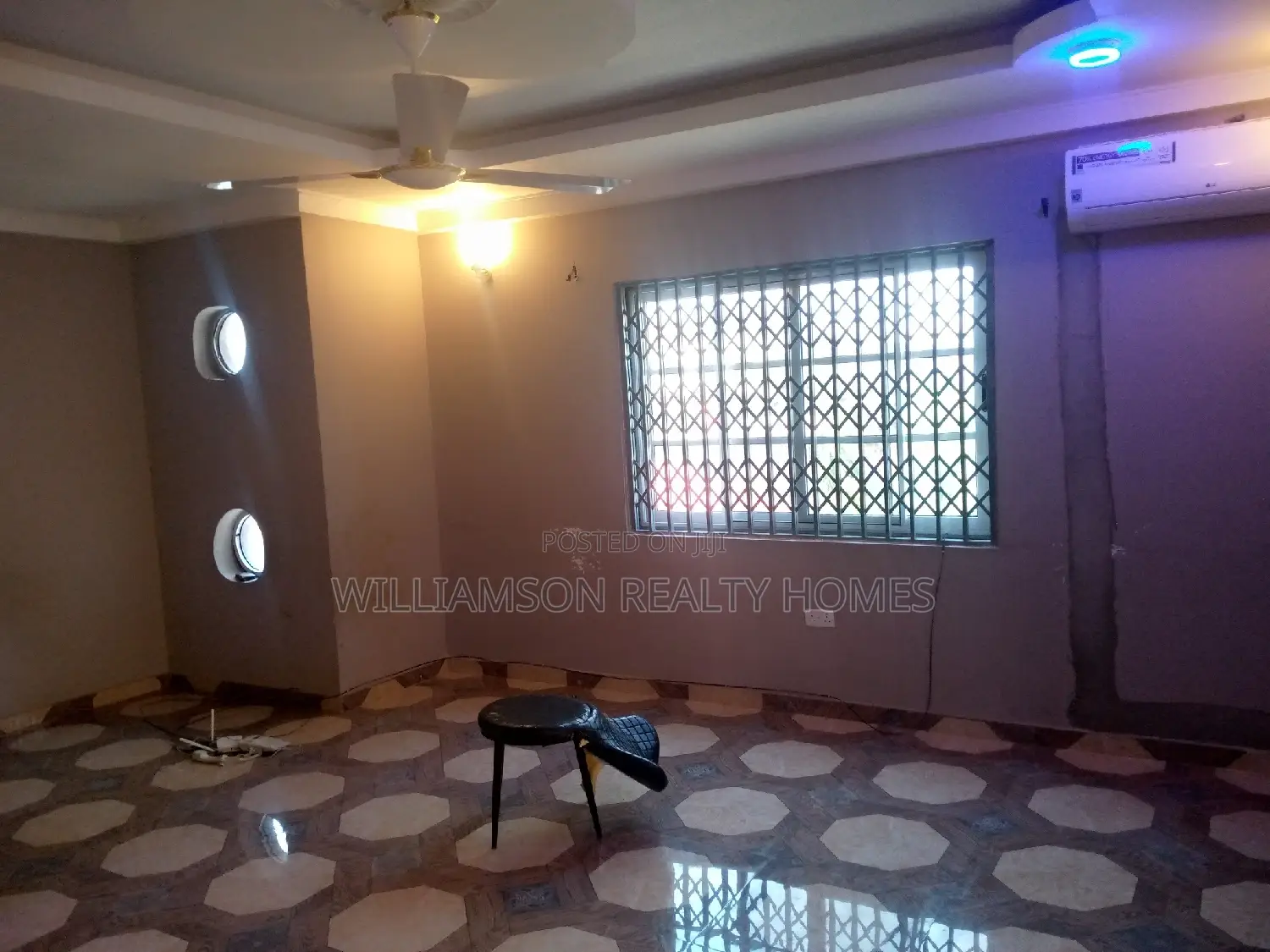 6bdrm Duplex in Hfc Estate, Spintex for rent