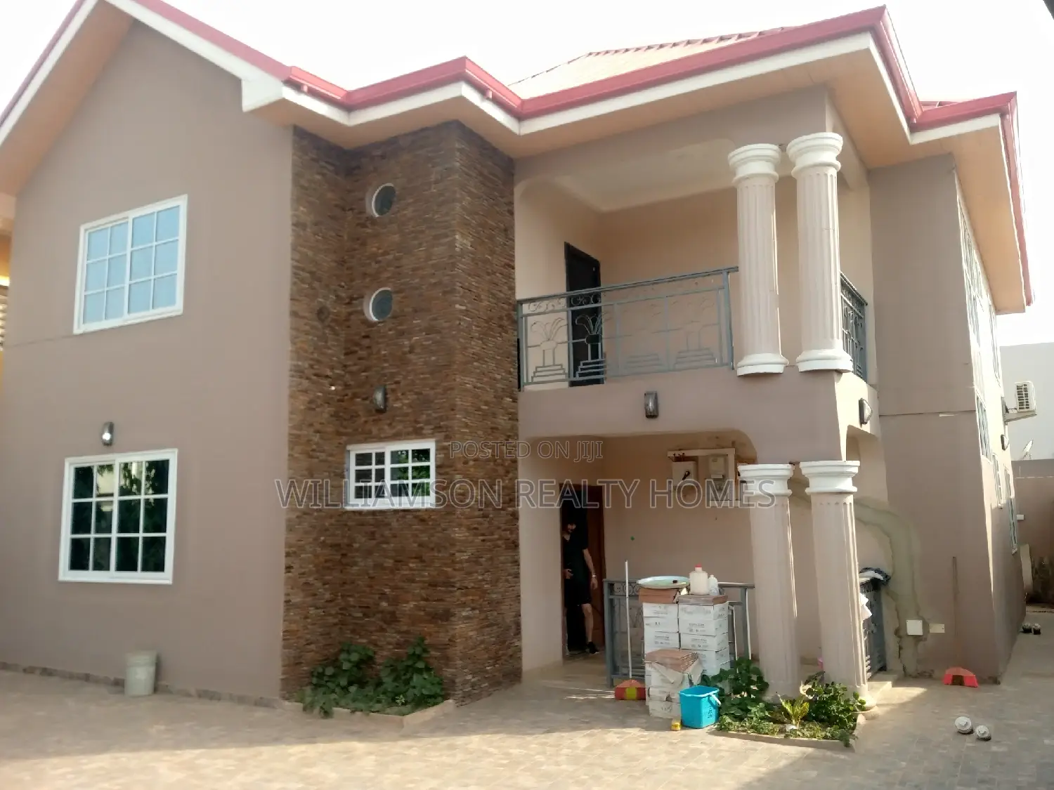 6bdrm Duplex in Hfc Estate, Spintex for rent
