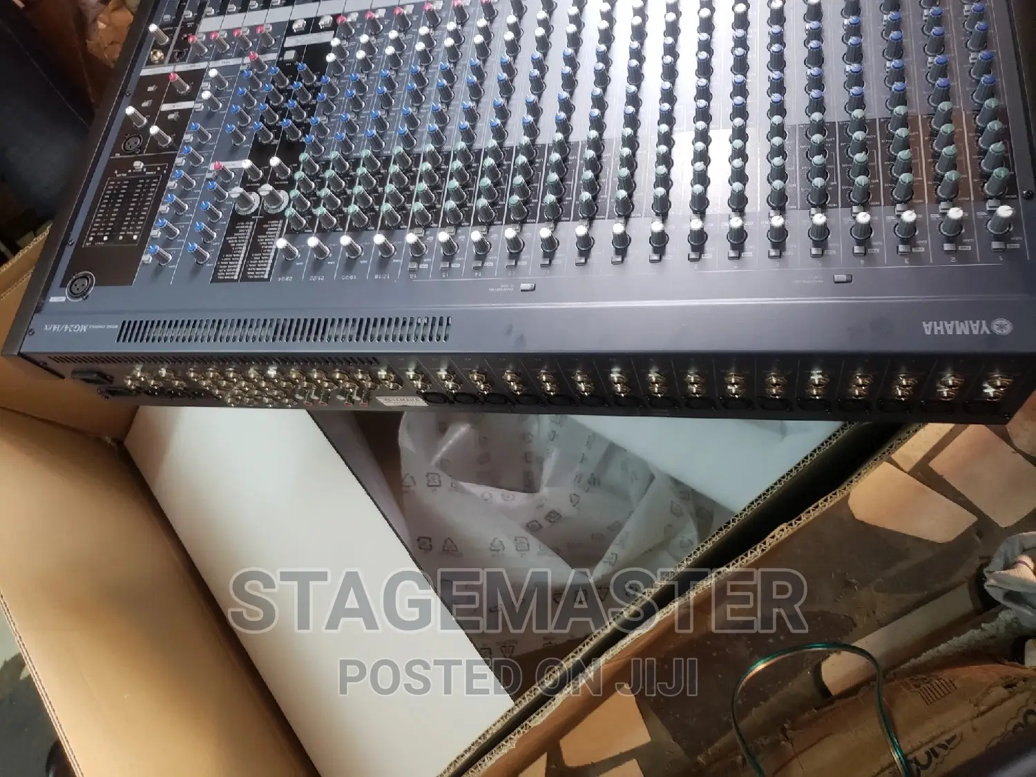 Mixer Yamaha Mg 24