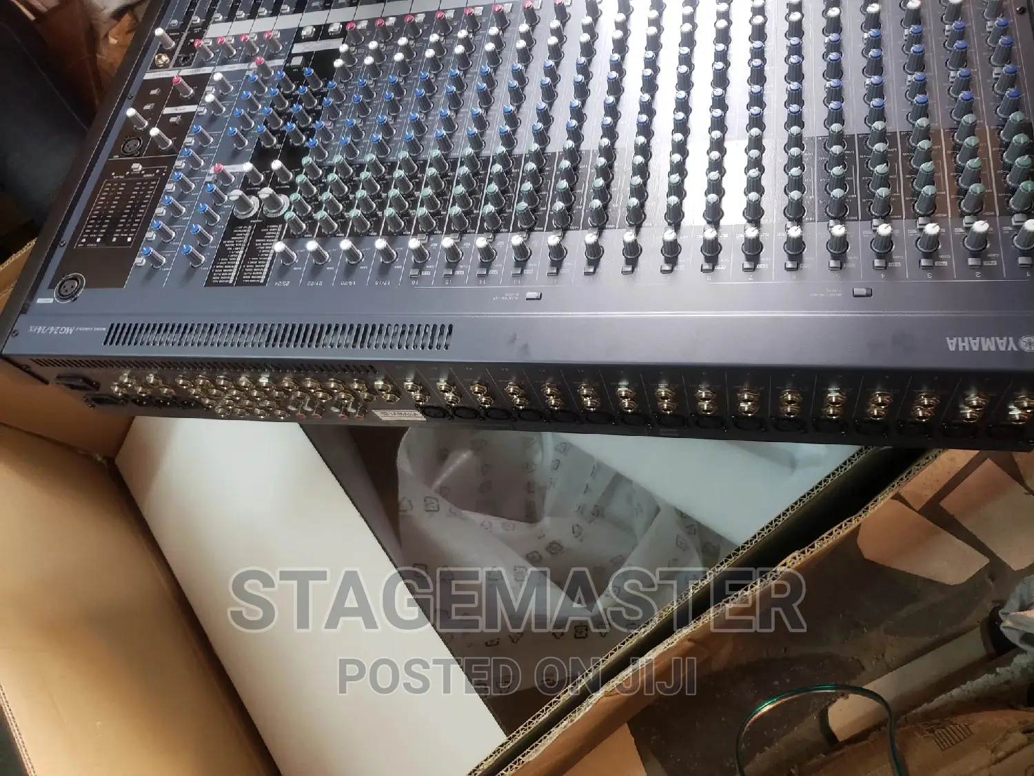 Mixer Yamaha Mg 24