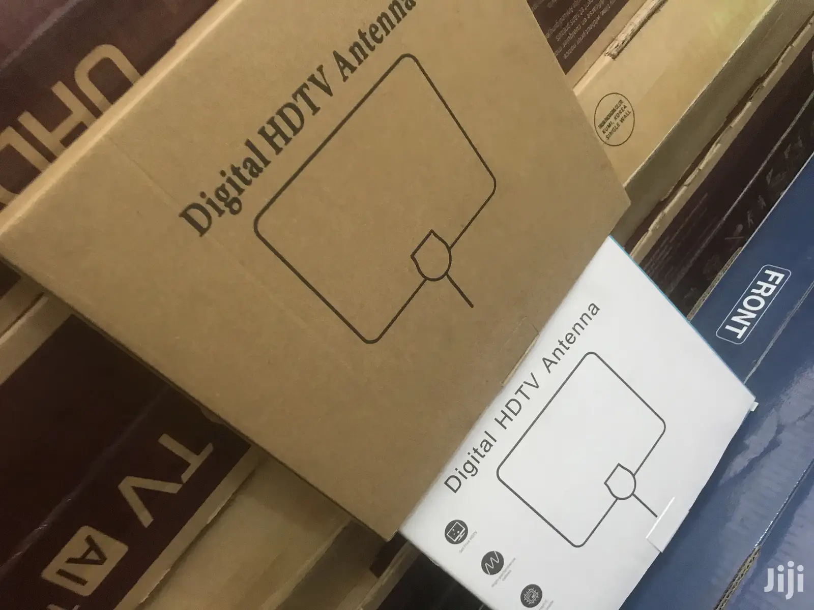 New Ultra-thin Indoor Plate HDTV Antenna - Black/White