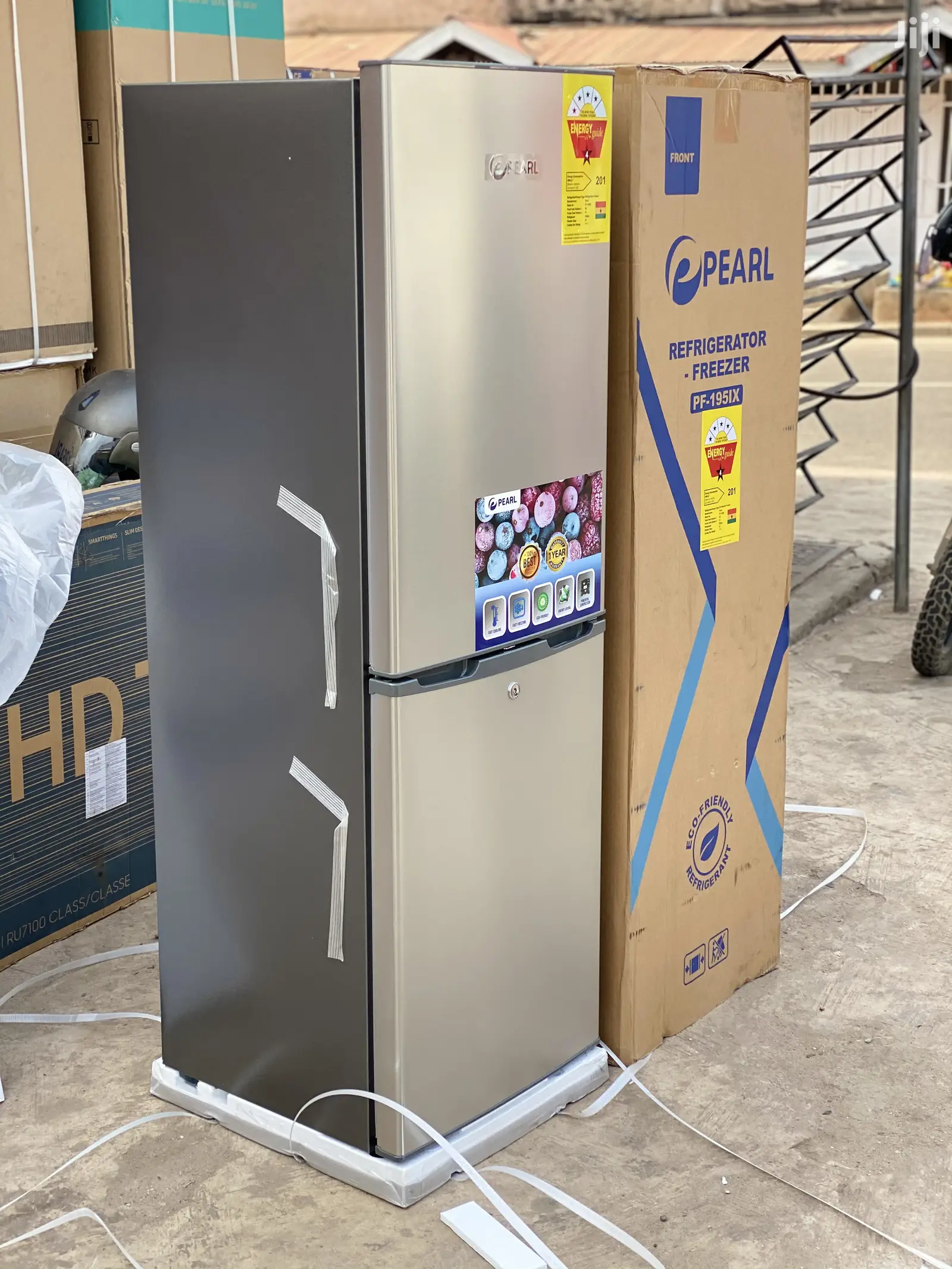 PEARL 195ix Refrigerator With Buttom Freezer