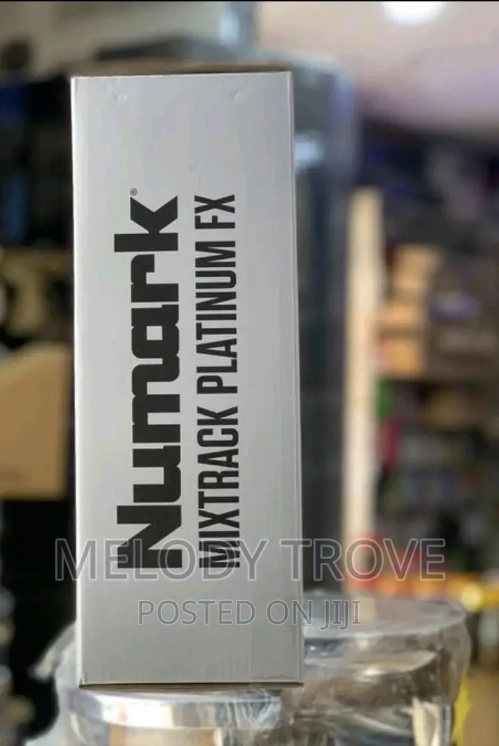 Numark Mixtrack Platinum FX