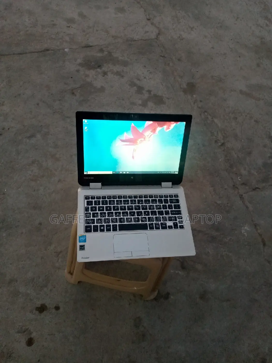 Laptop Toshiba X30 4GB Intel Celeron HDD 320GB