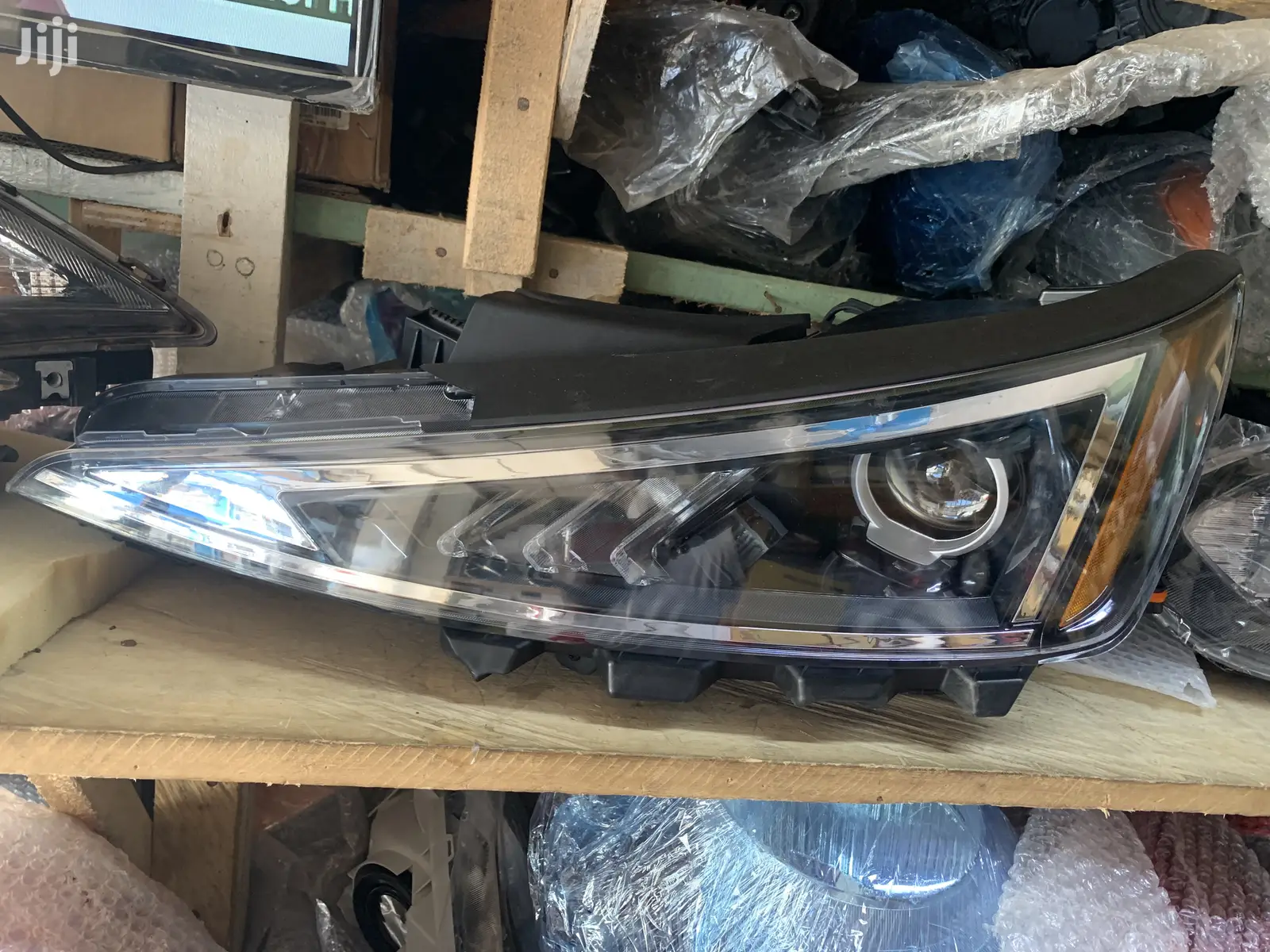 Elantra Headlight Pair