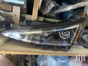 Elantra Headlight Pair