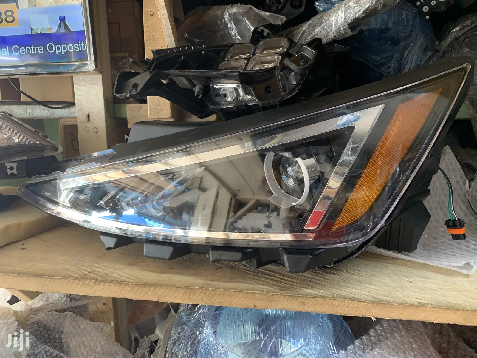 Elantra Headlight Pair