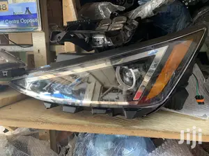 Elantra Headlight Pair