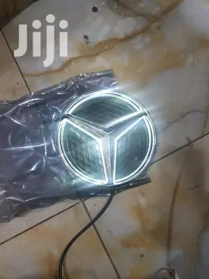 Mercedes Benz Crown With Light...