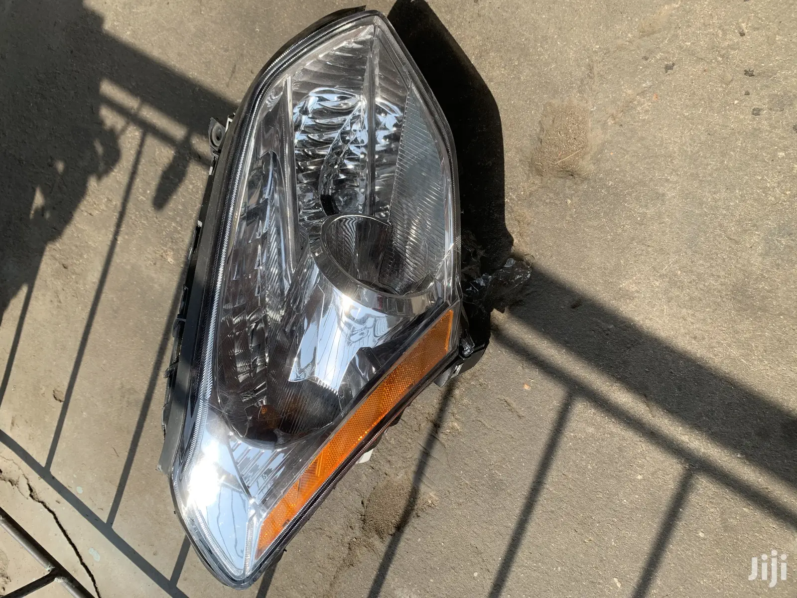 Nissan Head Light Pair