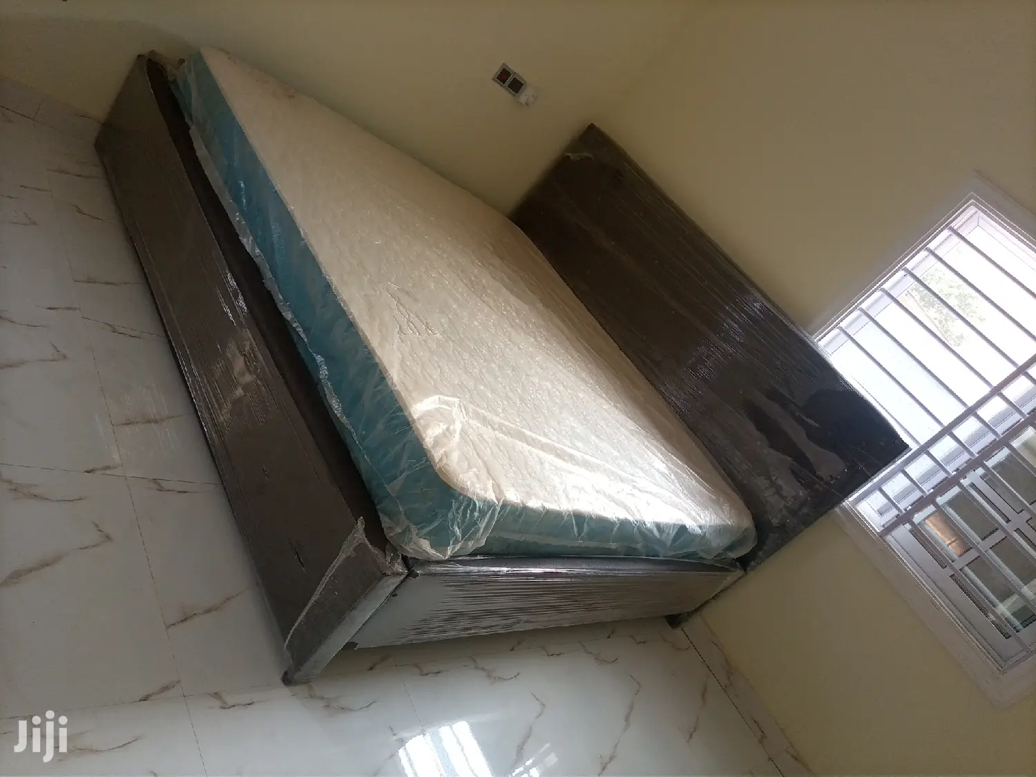 Forign Black Kings Bed And Mattress. Free Delivery
