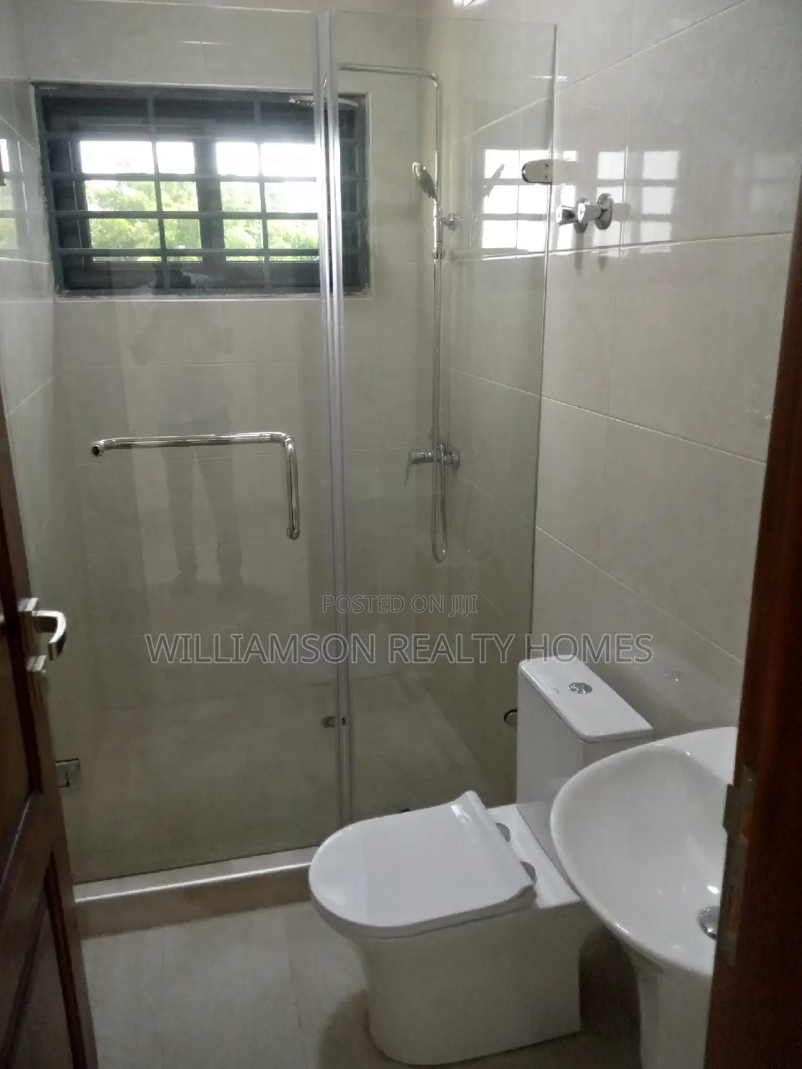 5bdrm House in Hfc Estate Area, for sale