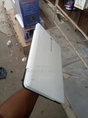 New Laptop Toshiba Satellite C55 4GB Intel Core 2 Duo HDD 250GB