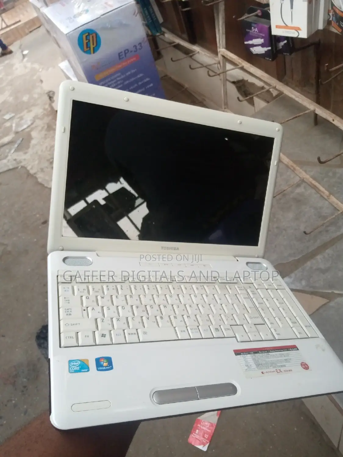 New Laptop Toshiba Satellite C55 4GB Intel Core 2 Duo HDD 250GB