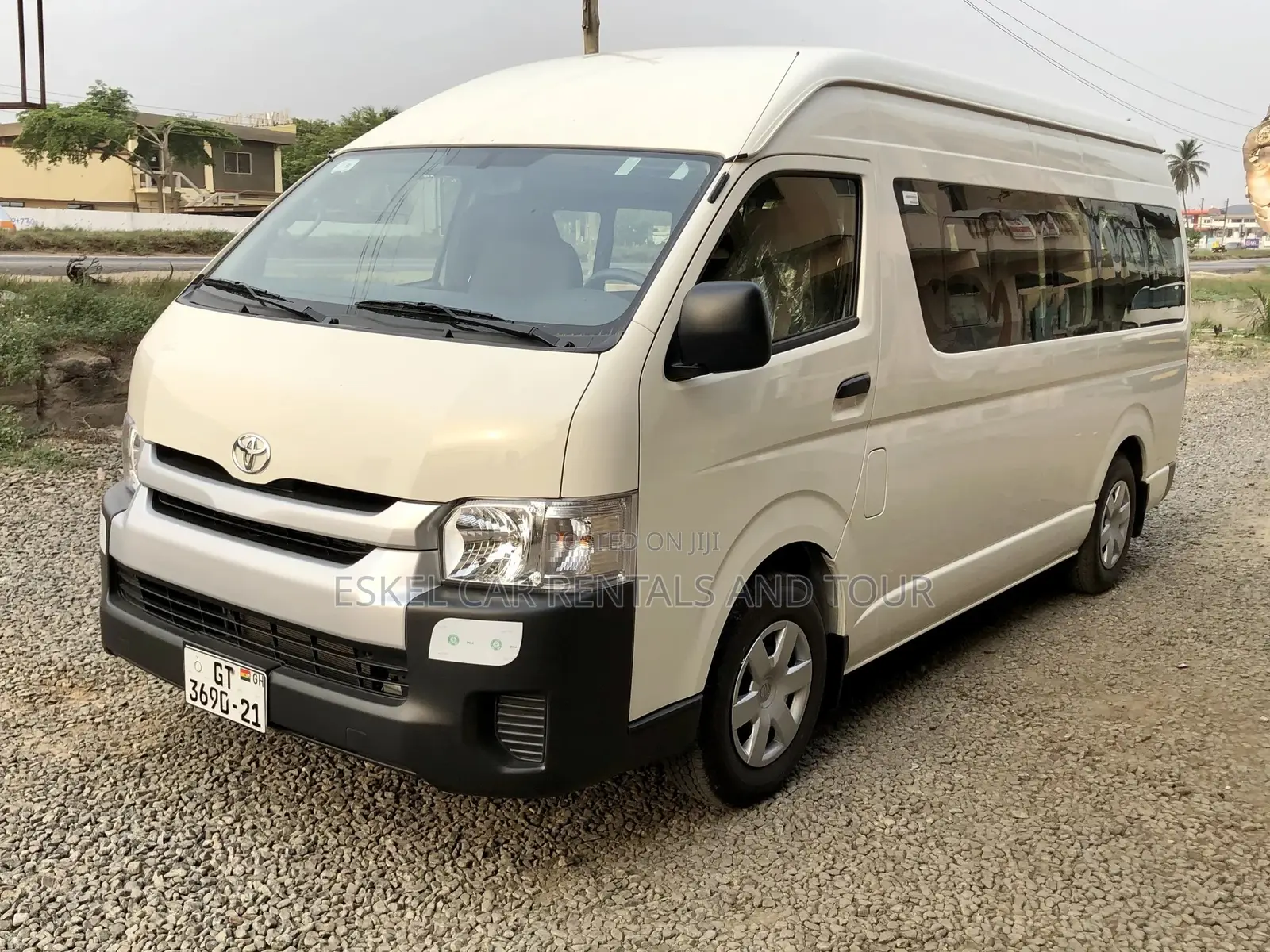 Buses for Rent? Toyota Hiace Bus for Rental