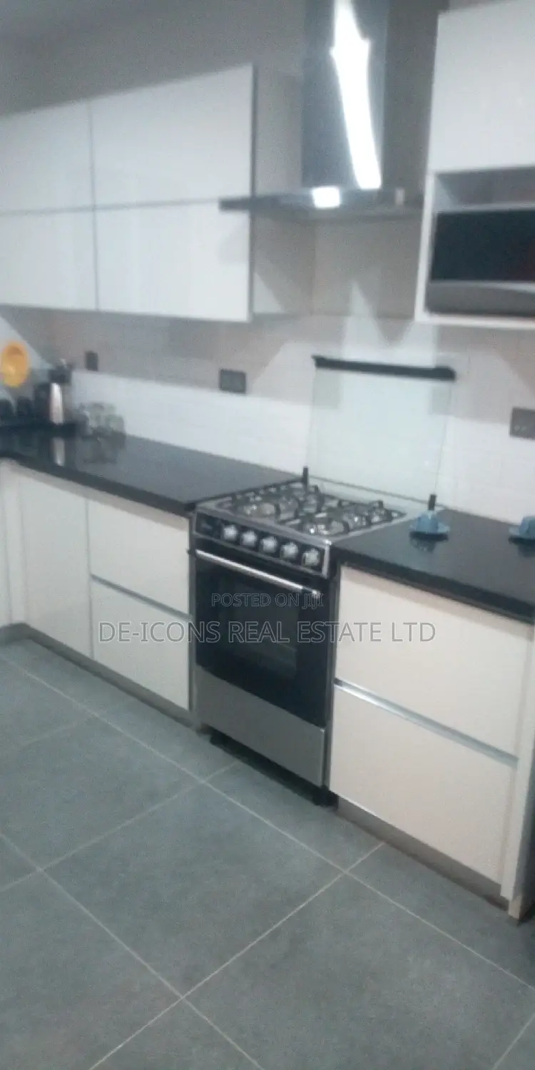 2bdrm Duplex in De-Icons Real Estate, Awutu Senya East Municipal