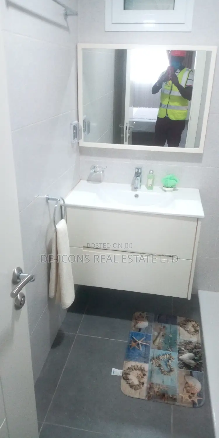 2bdrm Duplex in De-Icons Real Estate, Awutu Senya East Municipal
