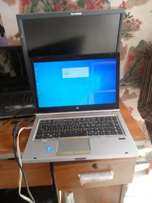 Laptop HP EliteBook 8730W 4GB Intel Core I5 HDD 320GB