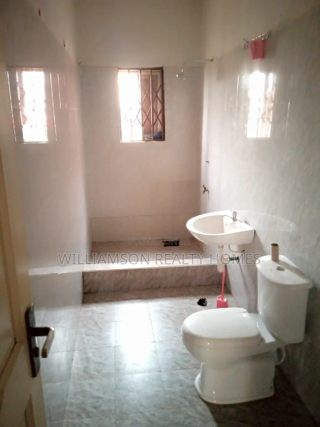 1bdrm Apartment in Community 18, Spintex for rent