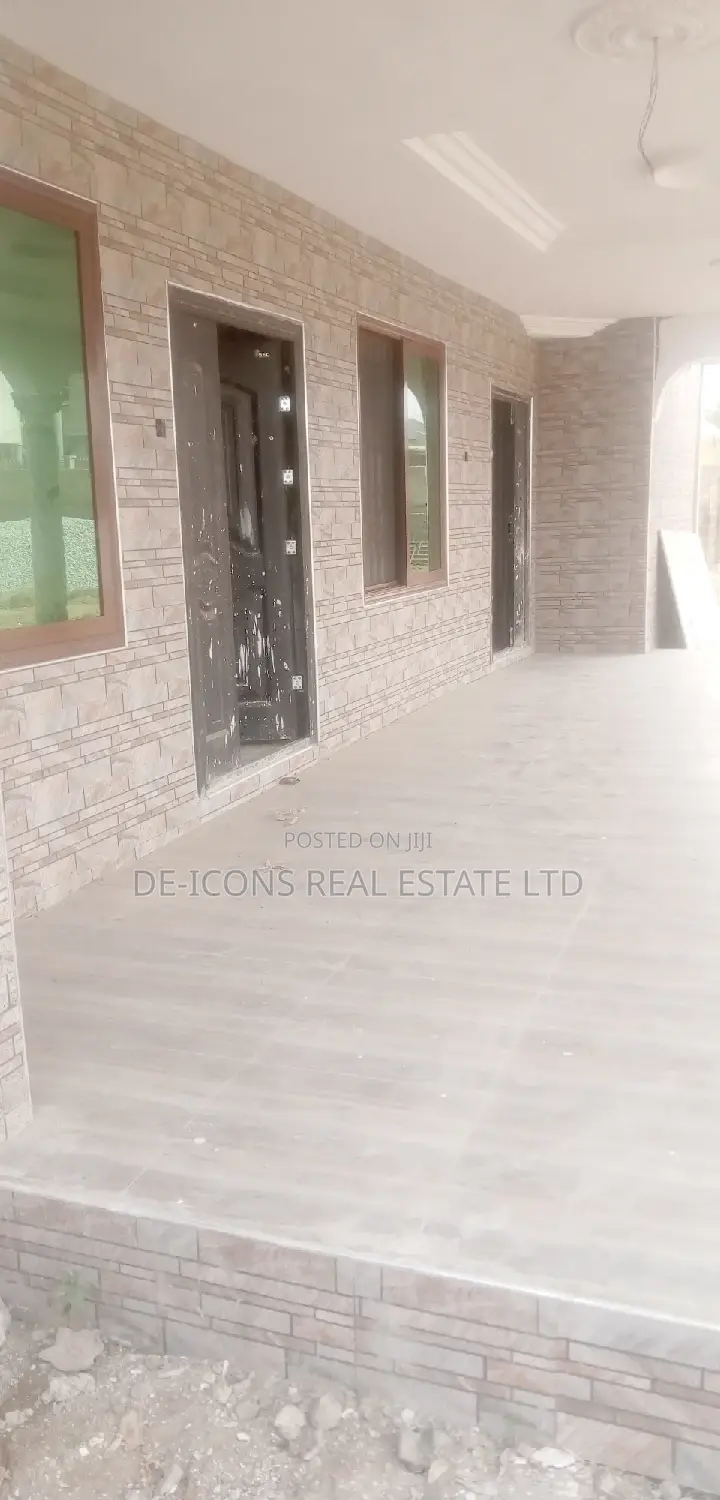 2bdrm House in De-Icons Real Estate, Awutu Senya East Municipal