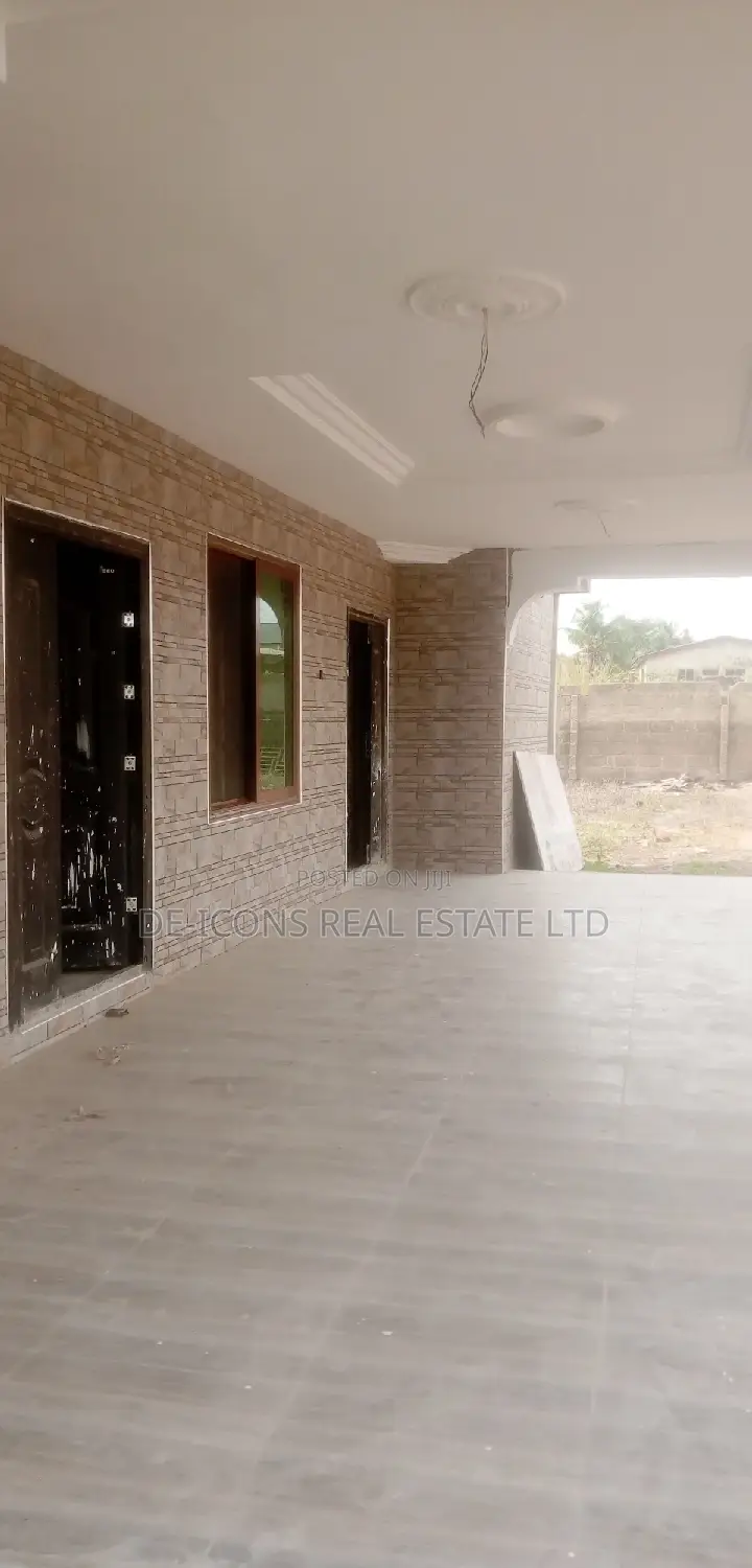 2bdrm House in De-Icons Real Estate, Awutu Senya East Municipal
