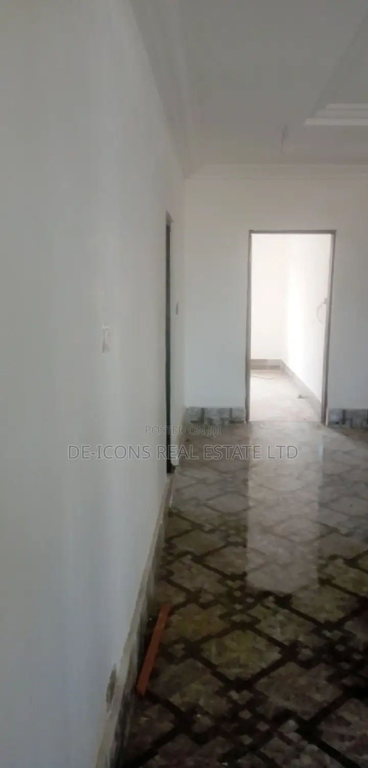 2bdrm House in De-Icons Real Estate, Awutu Senya East Municipal