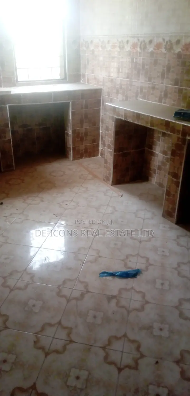 2bdrm House in De-Icons Real Estate, Awutu Senya East Municipal