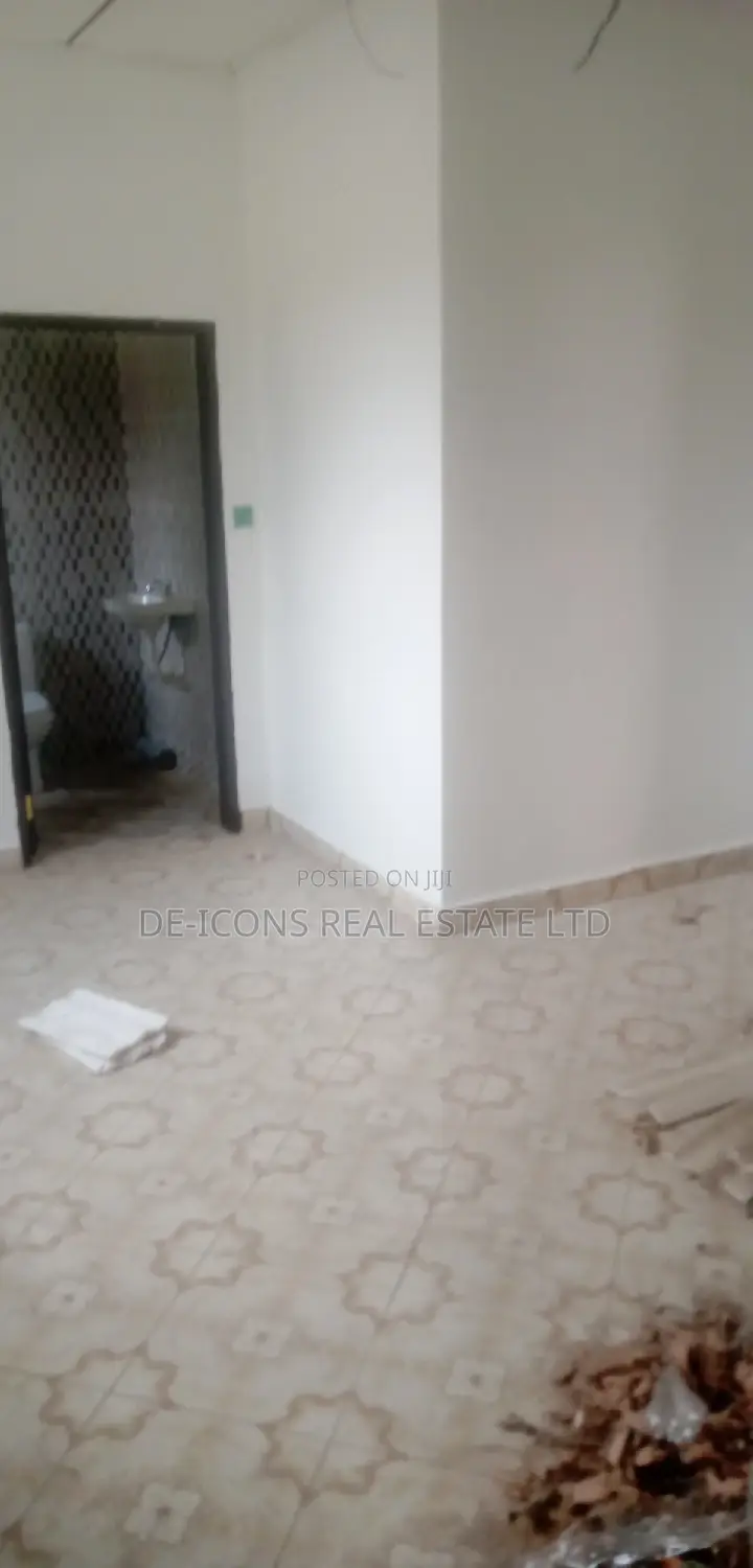 2bdrm House in De-Icons Real Estate, Awutu Senya East Municipal
