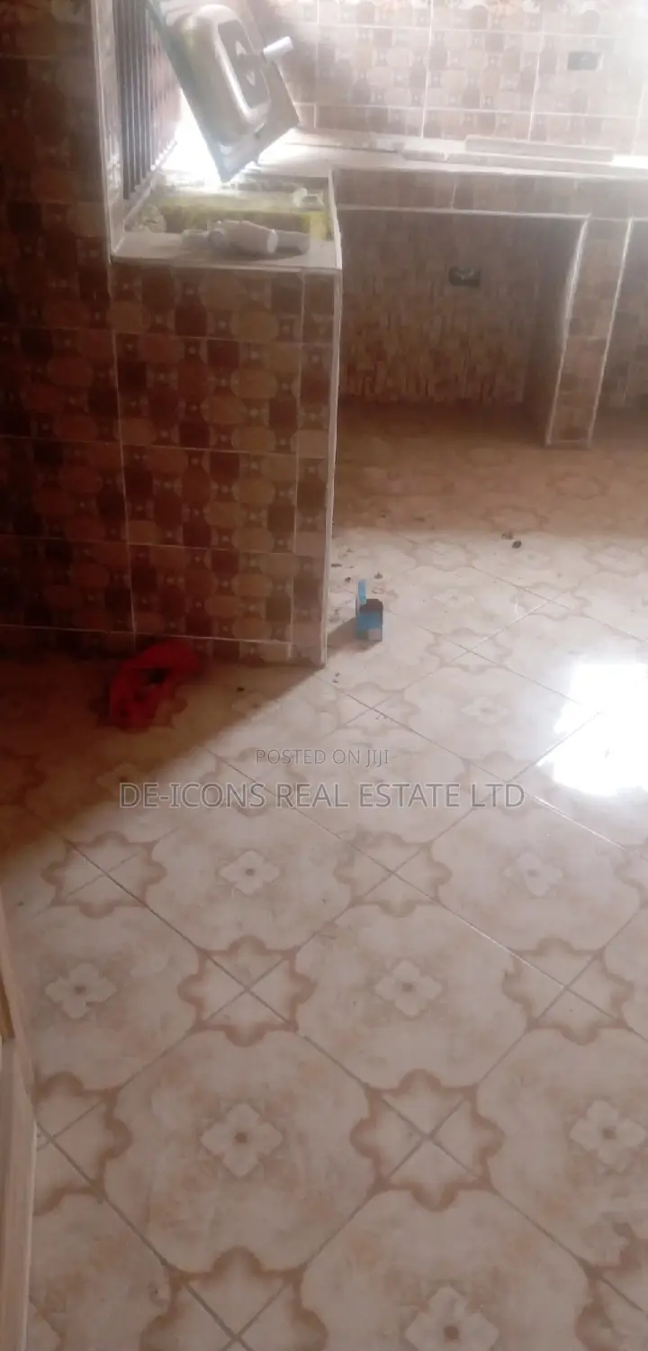 2bdrm House in De-Icons Real Estate, Awutu Senya East Municipal