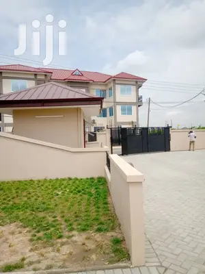 3bdrm House in Emerald Courts, Tema Metropolitan for rent