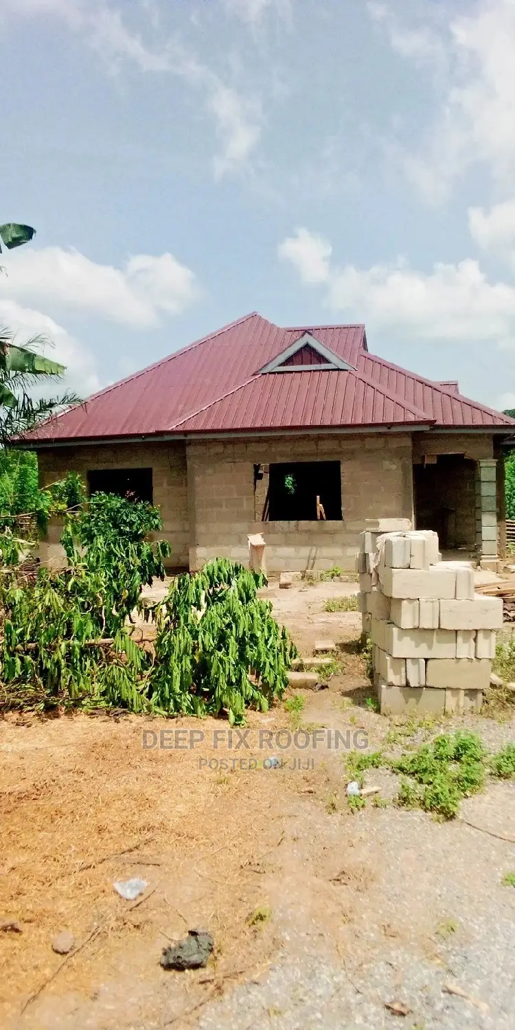Professional Carpenter for Roofing and Trusses Works.