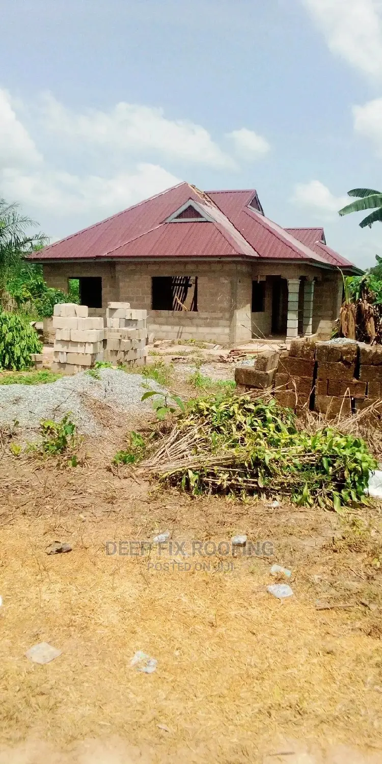 Professional Carpenter for Roofing and Trusses Works.