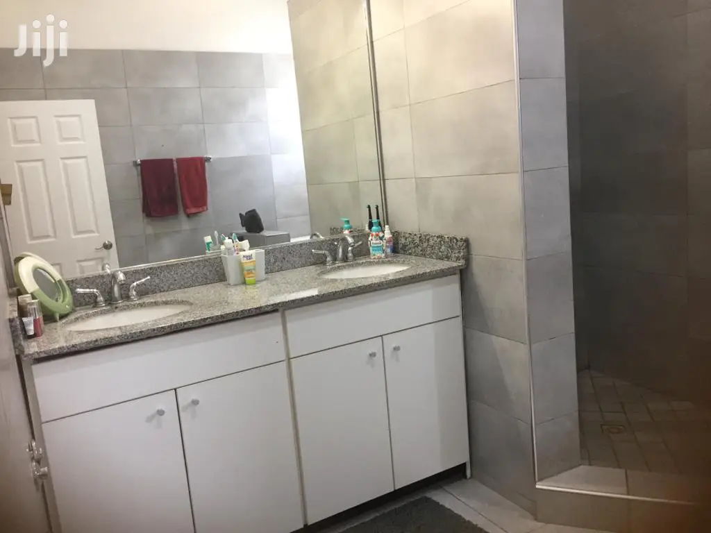 Furnished 5bdrm House in Tema Metropolitan for Sale