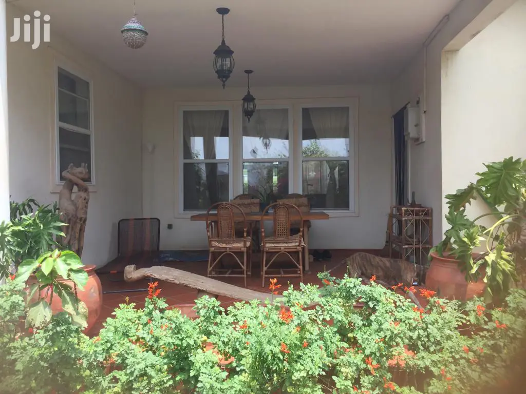 Furnished 5bdrm House in Tema Metropolitan for Sale